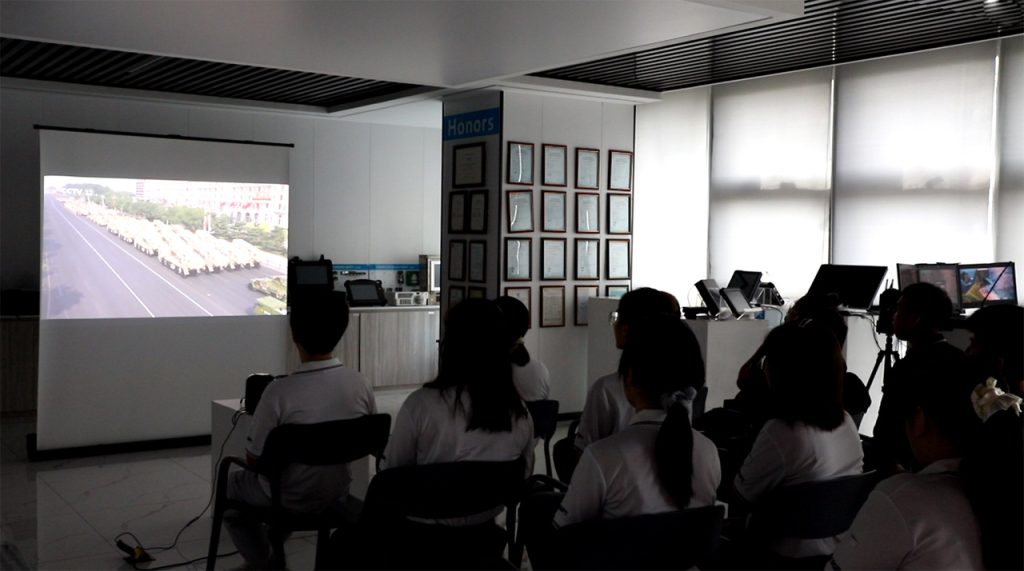 科拉德业务中心与交付中心共同观看“9·3阅兵”直播